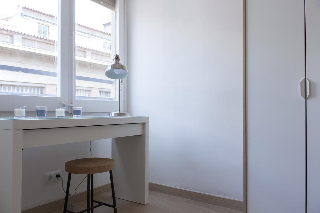 Flateli Roger 6 Apartment Barcelona Exterior photo